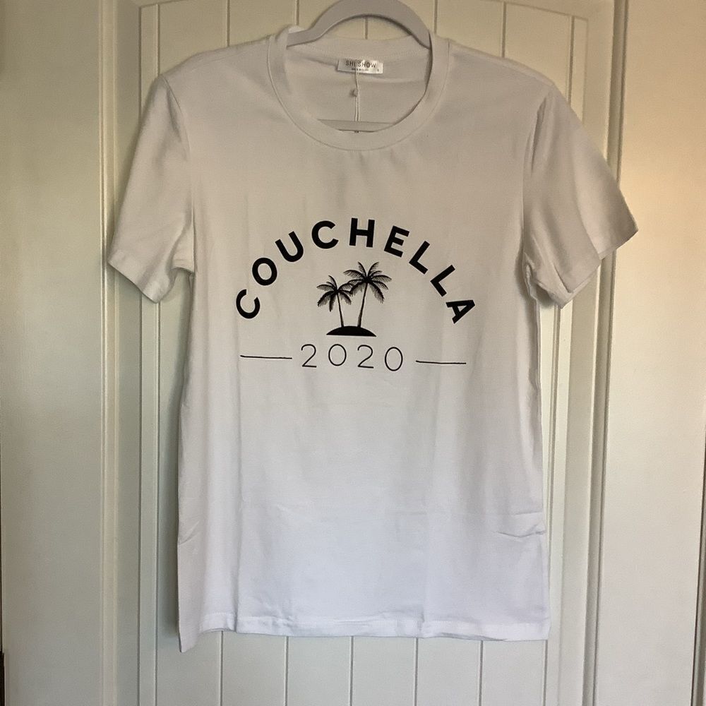 NWT ❤️ SHESHOW T-shirt‎